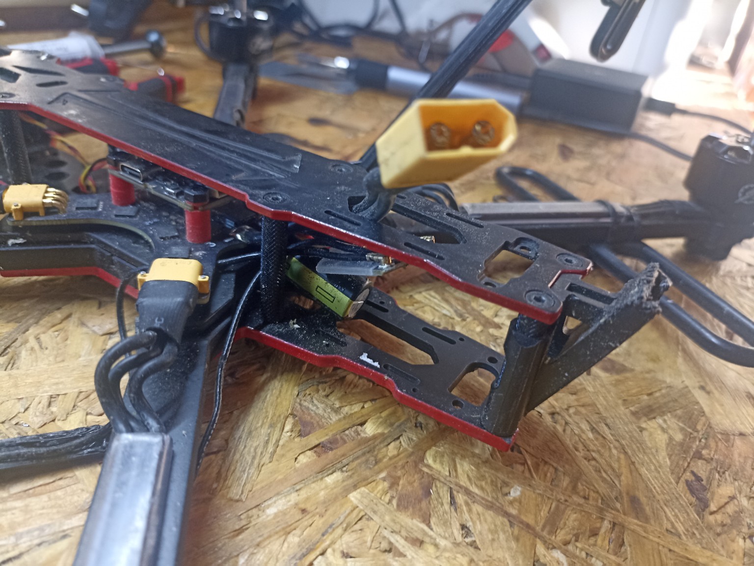Відсутній відеопередавач у FPV-дроні